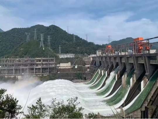 水电行业高空防坠生命线系统介绍及救援解决方案